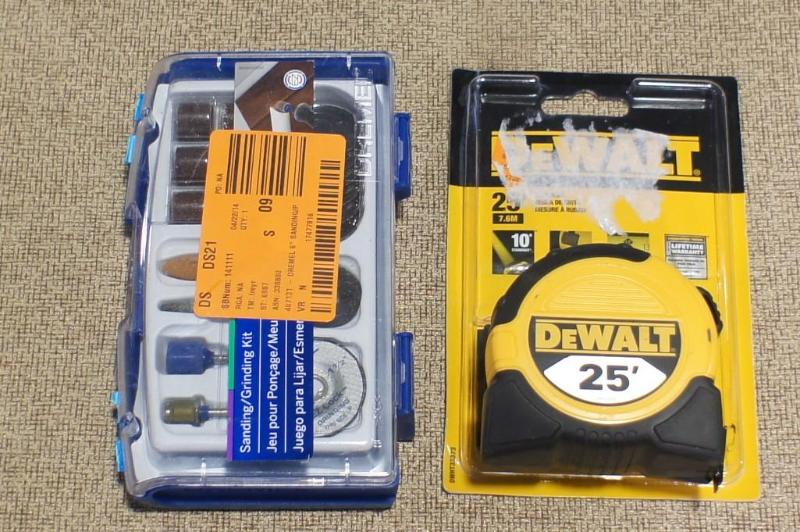 lot 92 image: Lot of (2) tools  Dewalt 25 tape ...