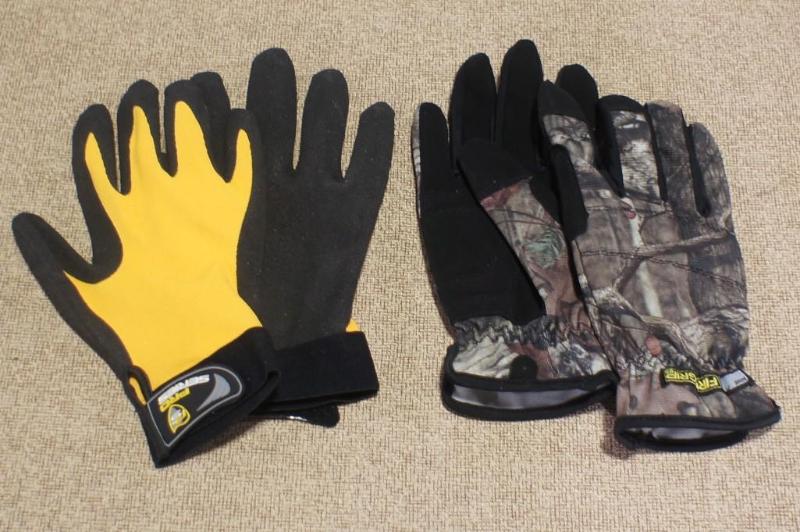 lot 99 image: New Lot of (2) Pairs of work gloves...