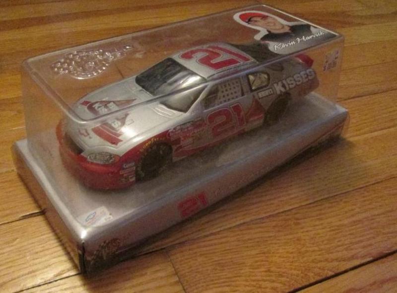 lot 133 image: NASCAR 21 Kevin Harvick winners cir...