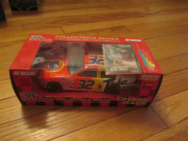 lot 136 image: NASCAR 124 scale 32 Ricky Craven d...
