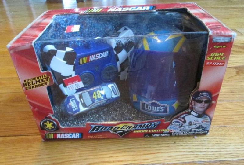 lot 58 image: Nascar unopened road champs 164 sc...
