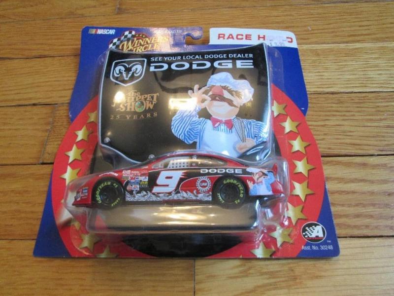 lot 70 image: NASCAR 9 Bill Elliot replica car...
