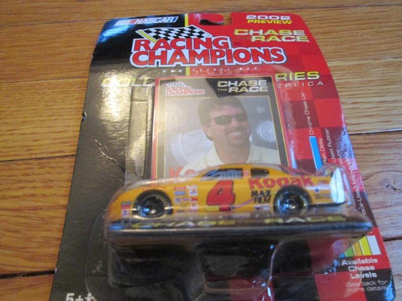 lot 98 image: NASCAR 164 scale 2002 preview 4 Mi...