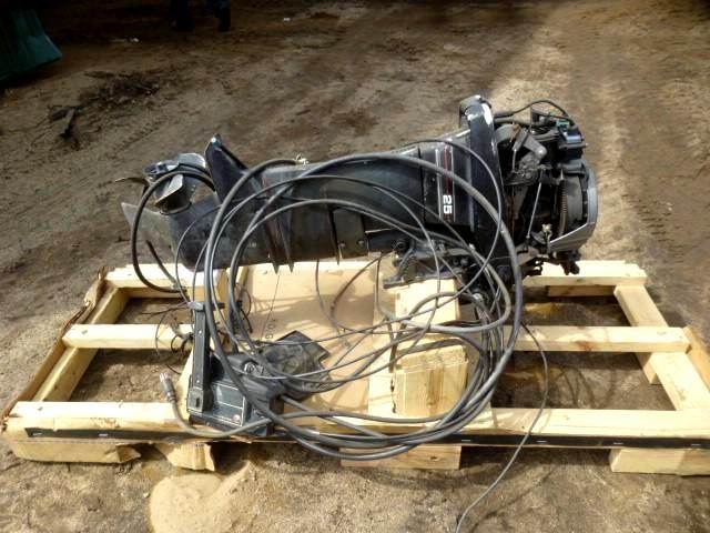 lot 5 image: Mercury 25 hp Outboard Motor   Come...