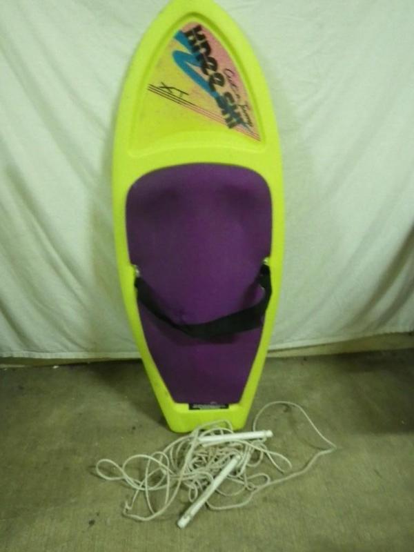 kneeboard and tow rope...