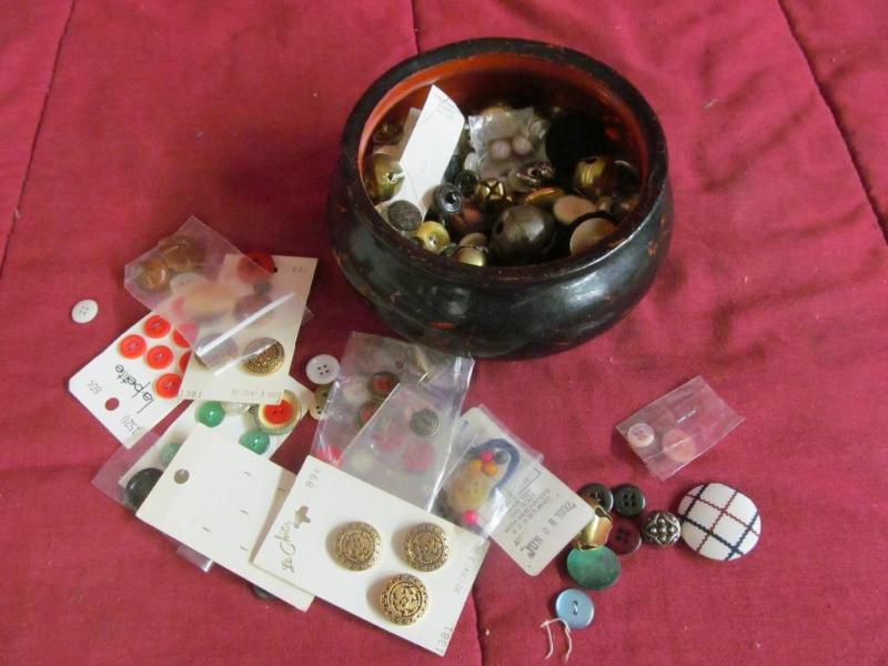 Glass Bowl of buttons and snaps...