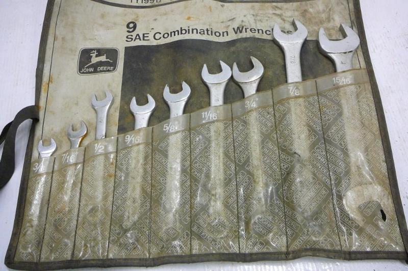 lot 114 image: John Deere SAE&nbspcombination wre...