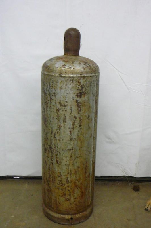 lot 141 image: 100lb&nbspLP Tank Sold &quotas is...