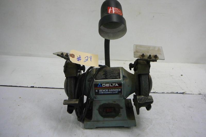 lot 29 image: 6" Bench Grinder with lamp WOR...
