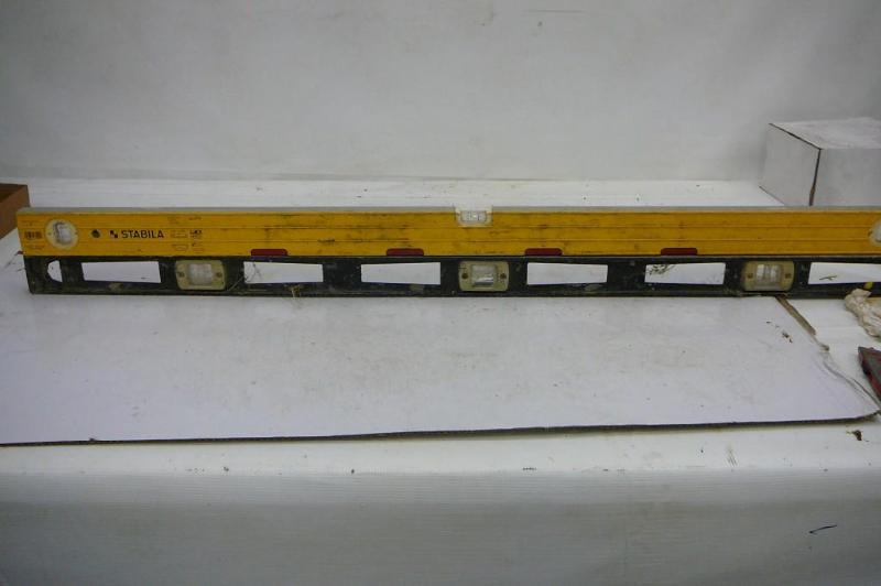 lot 63 image: 1 Electric Stabila&nbspLevel Type8...