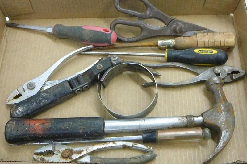 lot 71 image: Lot of Miscellaneous Hand Tools Sol...