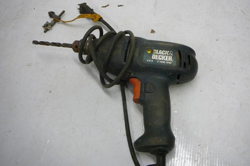lot 85 image: Black & Decker Drill 38 WORKS ...