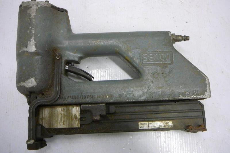 lot 92 image: Senco&nbspAir Stapler Gun WORKS So...