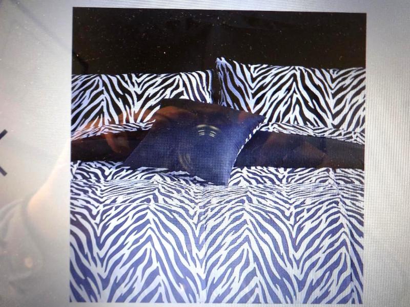 MYHOME ZEBRABLACK FULL COMFORTER. ...