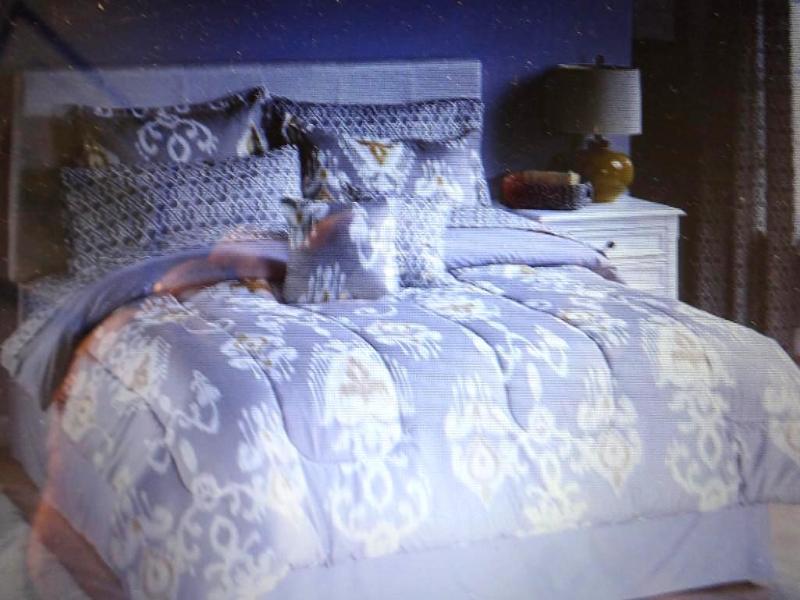 AMELIA 8PC KING BED SET  SHEETS &a...
