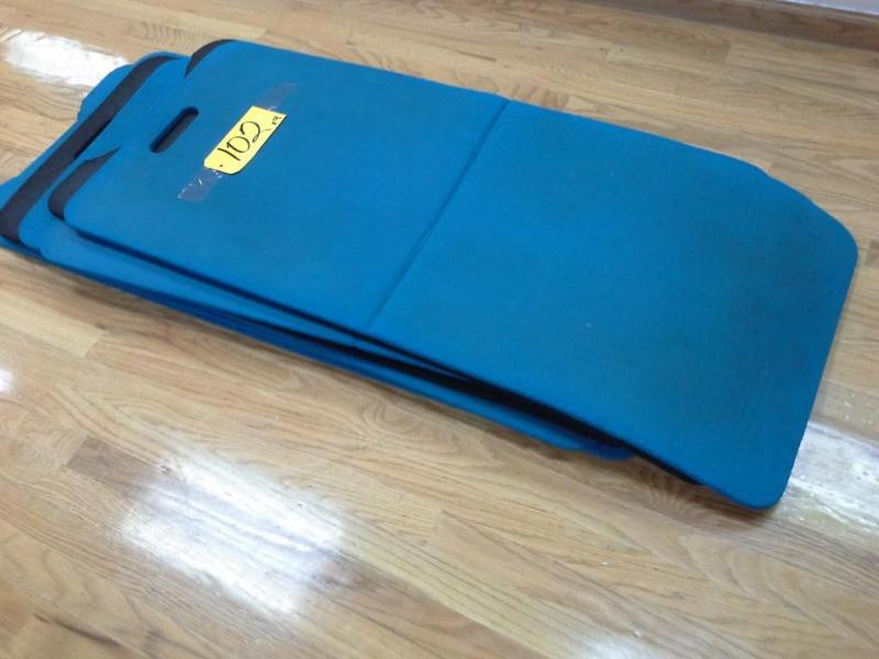 lot 102 image: Floor mats
