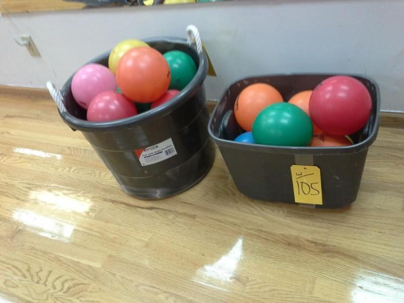 lot 105 image: 2 tubs spry balls