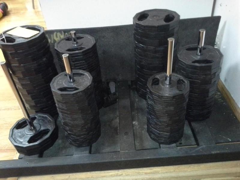 lot 133 image: Weightlifting set