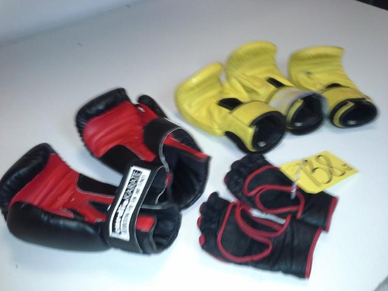 lot 138 image: Martial arts training gear