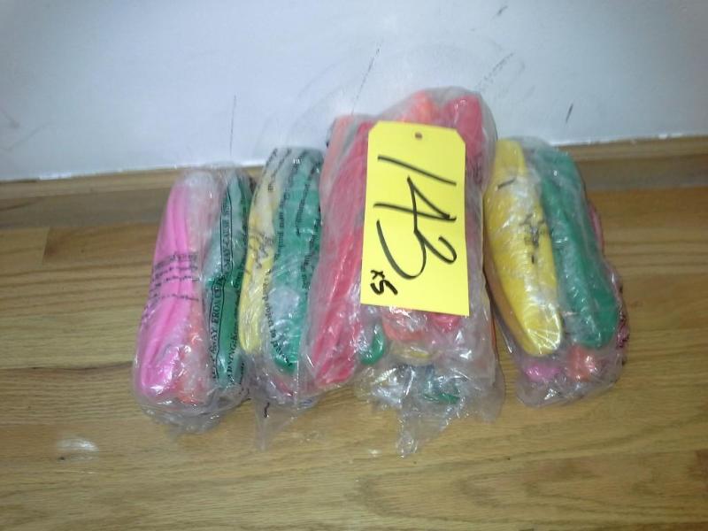 lot 143 image: 5 bags, balls