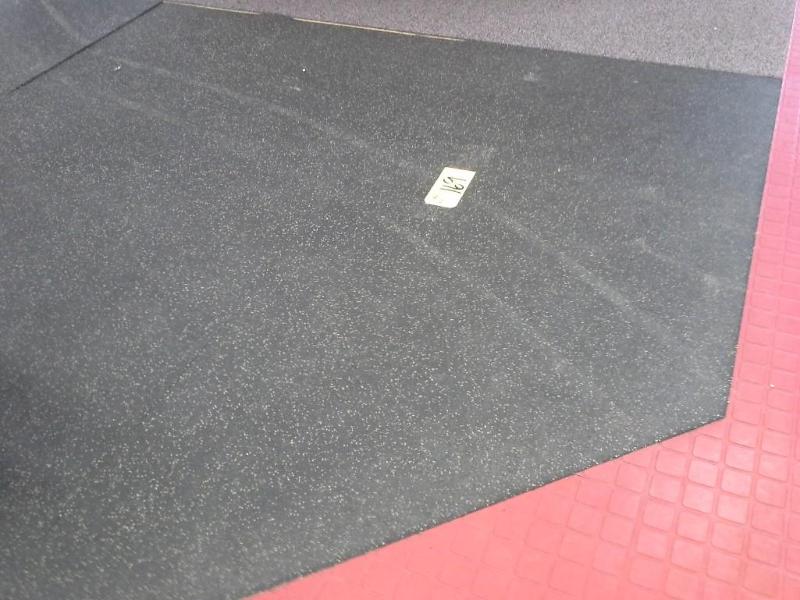 lot 169 image: Rubber matting