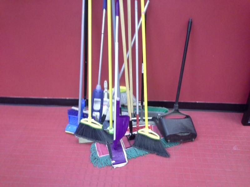 lot 213 image: Maintenance Equipment