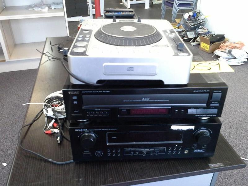 lot 259 image: Stanton C.304 CD Player,