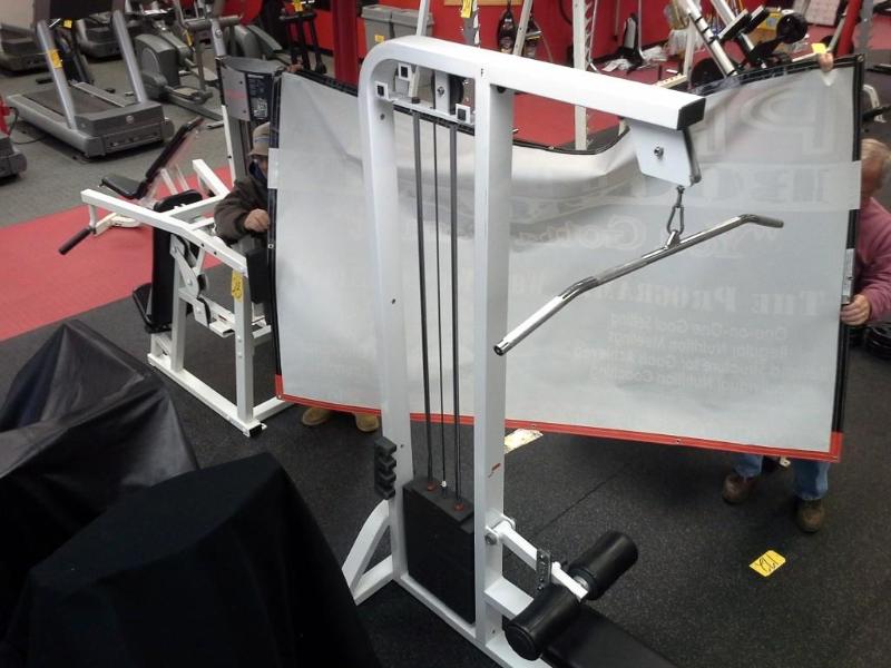 lot 38 image: LifeFitness,  weight machine