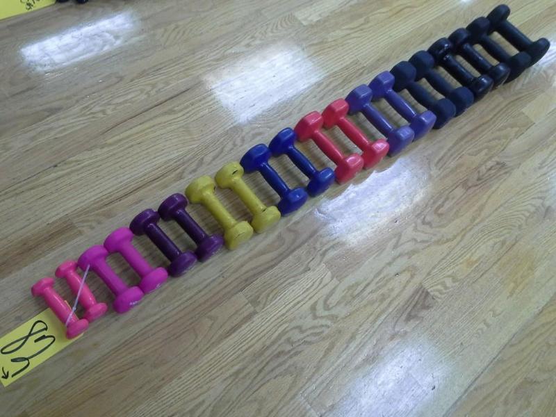 lot 82 image: Hand weights, dumbbells.