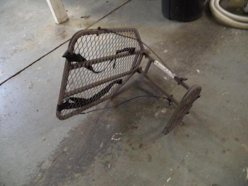 lot 10 image: Tree stand