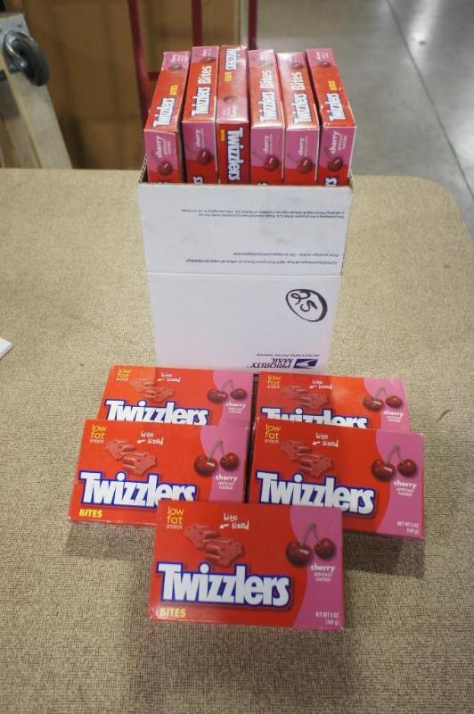 Lot of approx (25) Twizzlers 5 oz b...