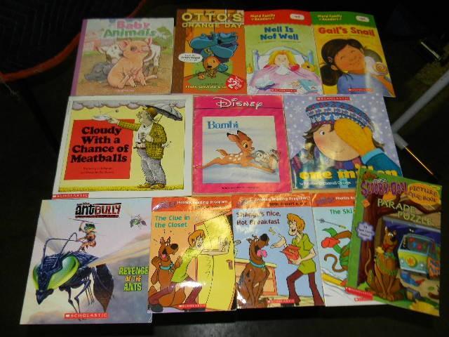 Lot of 12 childrens books - please...