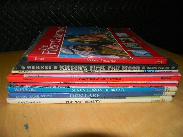 Lot of 10 childrens books - please...