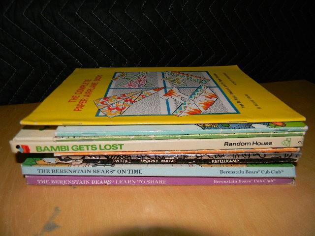 Lot of 10 childrens books - please...