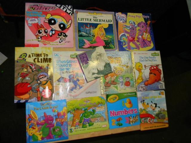 Lot of 12 childrens books - please...
