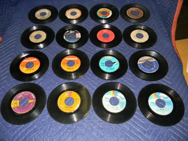 Lot of 256 records 45RPM - please i...