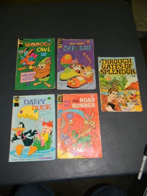 Lot of 5 vintage cartoon comic book...