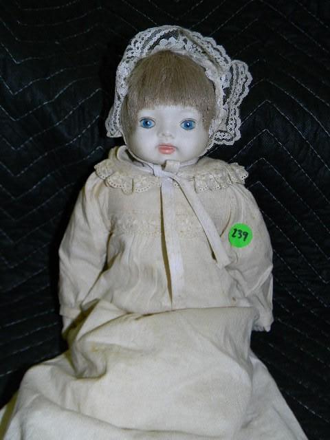Vintage porcelain wind-up doll - co...