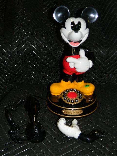 Vintage Mickey Mouse phone - arm ne...