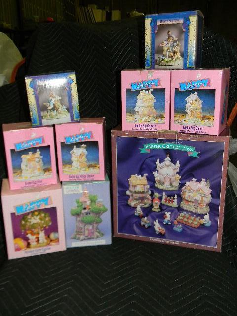 Lot of Easter village pieces - very...