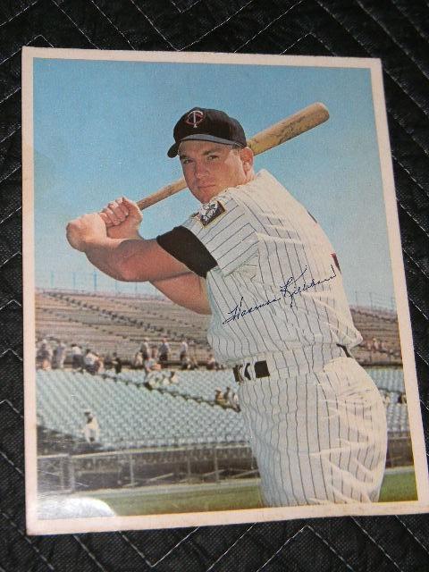 Harmon Killebrew picture with signa...
