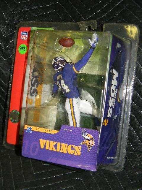 NEW in the package Randy Moss actio...