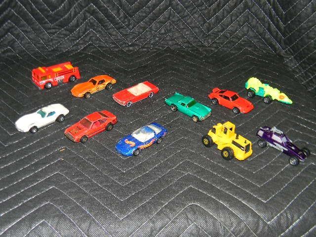 Lot of old cars - very cool...