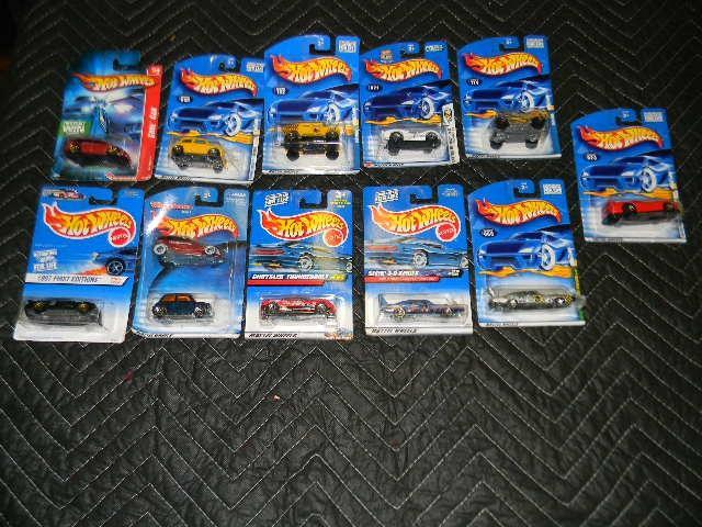 Lot of 12 Hot Wheels Cars still in ...