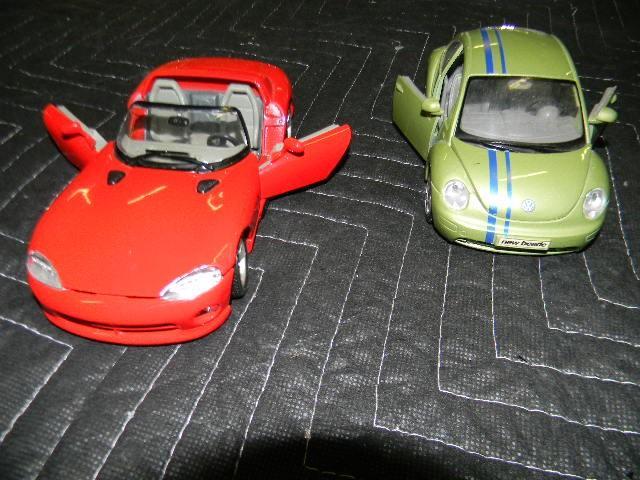 Lot of 2 die cast cars - very cool...