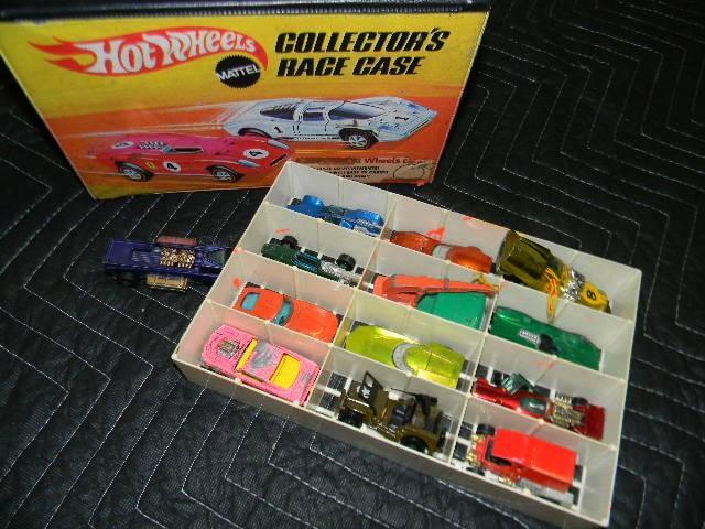 Hotwheels box from 1969 and 12 misc...