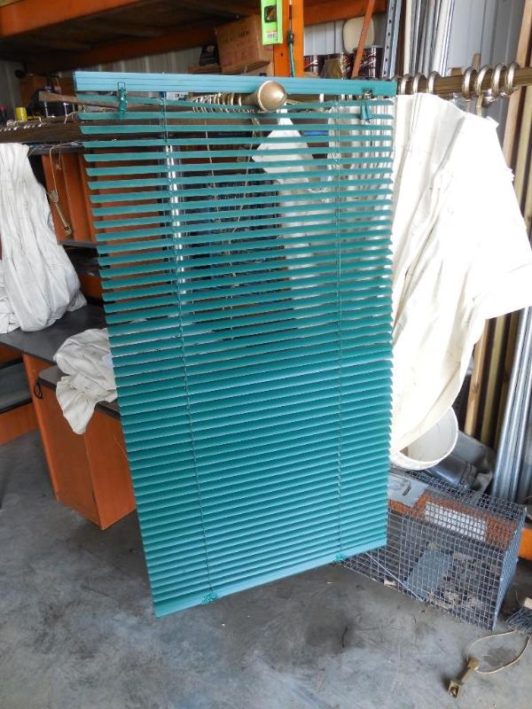 lot 105 image: 23 x 64 Blinds all set at 40 in wit...