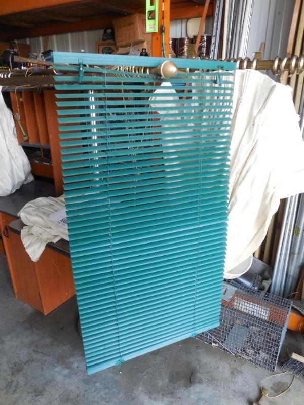 lot 106 image: 23 x 64 Blinds all set at 40 in wit...