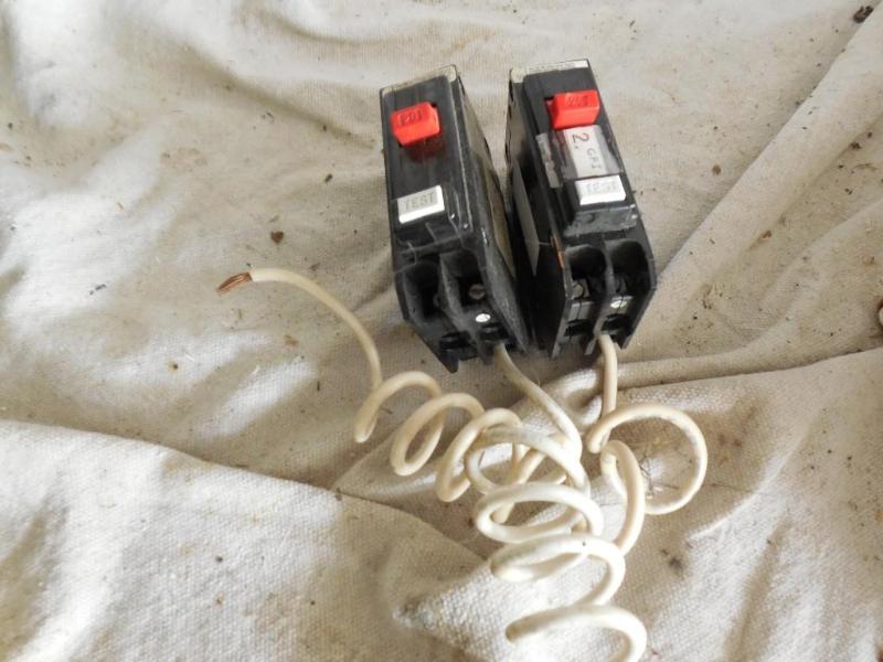 lot 33 image: 2 Bryant 20 Amp GFCI Breaker. Cools...