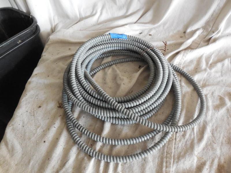 lot 61 image: 38 inch flex steel Coolstuff...